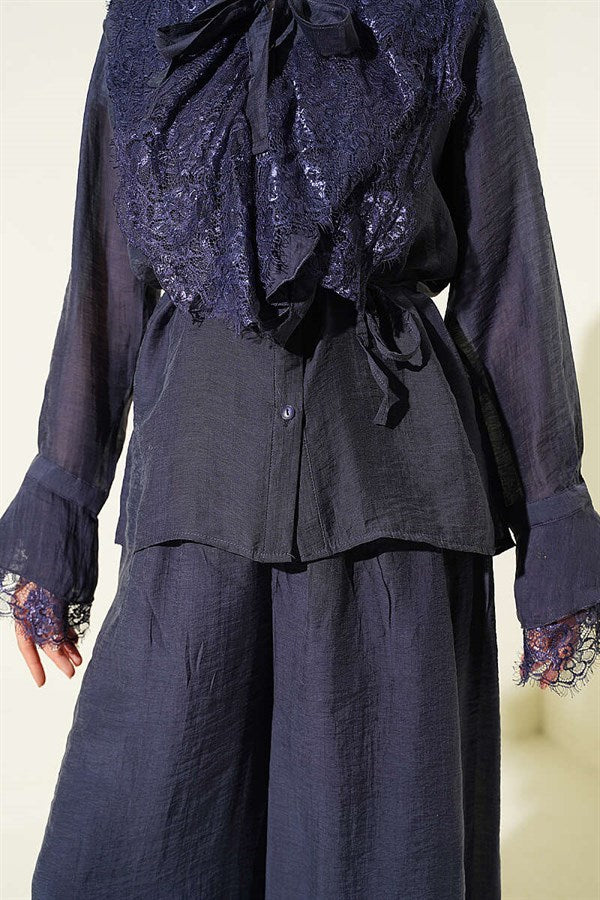 Loose-fitting 2 Piece Set with lace detailing, navy blue.