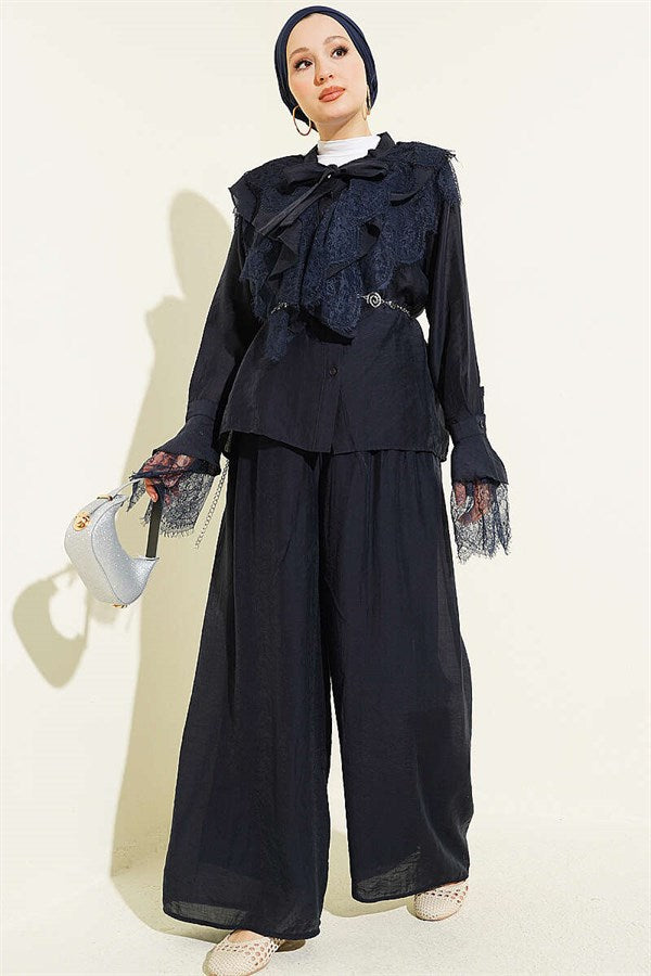 Loose-fitting 2 Piece Set with lace detailing (Parliamentary style)