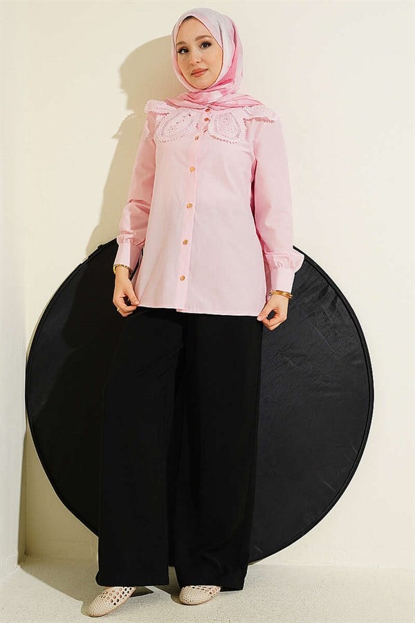 Pink Poplin Shirt with Lace Peter Pan Collar