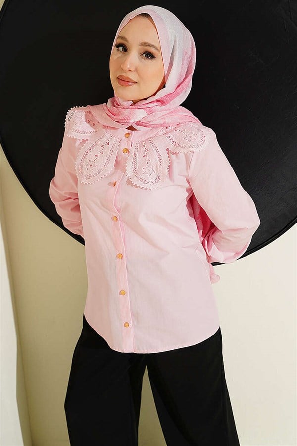 Pink Poplin Shirt with Lace Peter Pan Collar