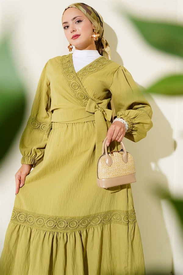 Lace-trimmed 2 Piece Set with Front Tie, Light Green