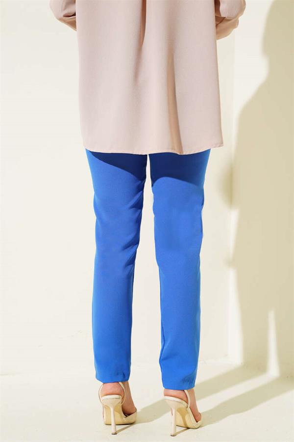 Skinny Leg Buttoned Trousers in Saxe