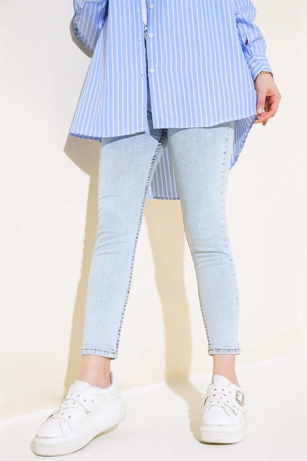  Skinny Leg Jeans Snow Light
