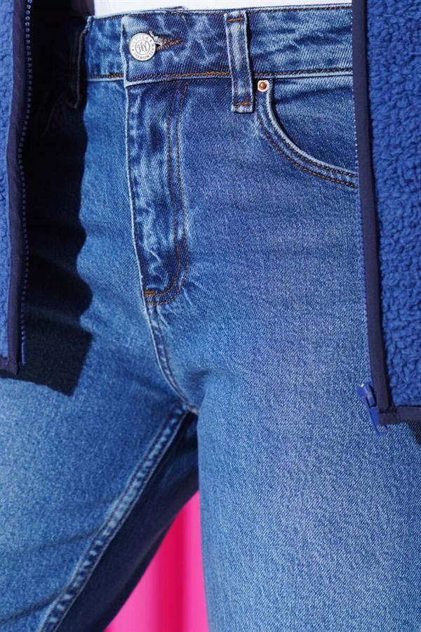 Skinny Leg Mom Jeans Blue