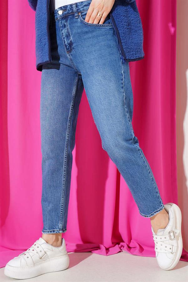 Skinny Leg Mom Jeans Blue