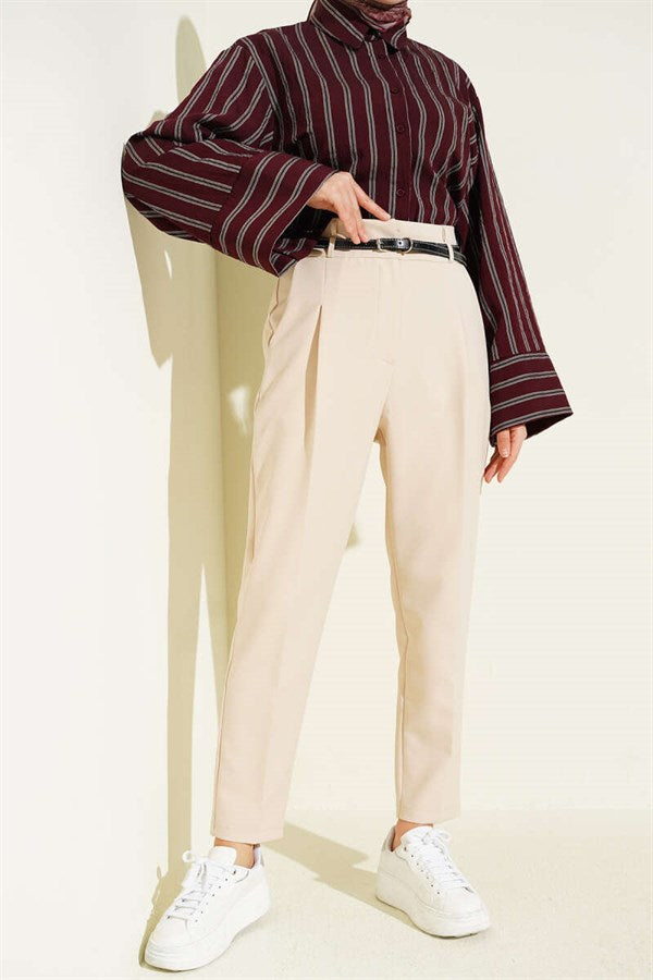 Slim-fit, darted, belted fabric trousers, beige.