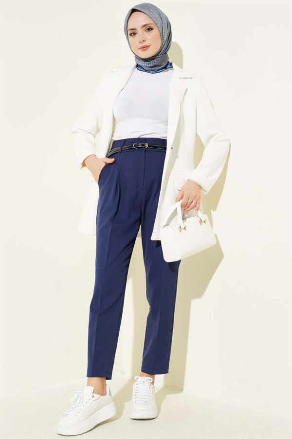Narrow-leg fabric trousers with darts and belt, navy blue.