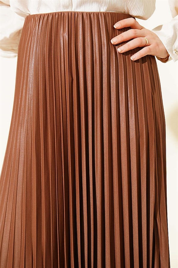 Leather-Look Pleated Skirt Chestnut