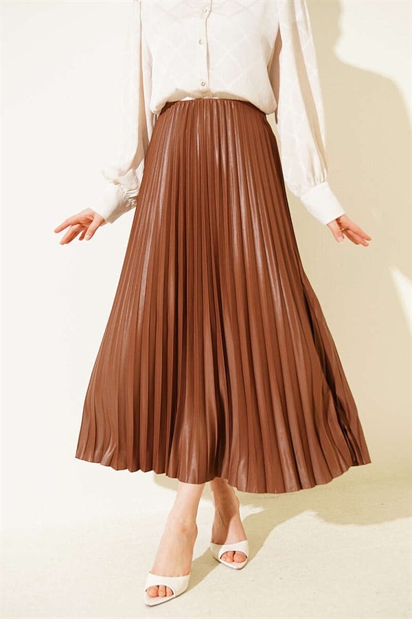 Leather-Look Pleated Skirt Chestnut