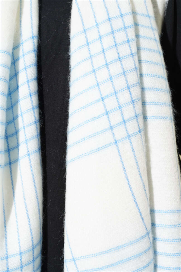 Patterned Shoulder Scarf Blue