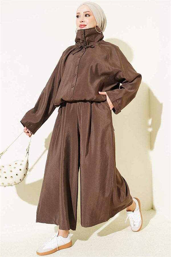 Stand-Up Collar Button-Down 2 Piece Set in Coffee Brown
