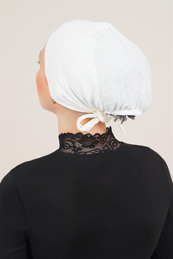 Seamless Model Cream Bonnet