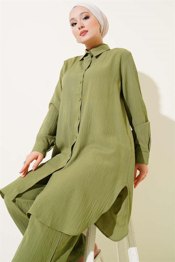 Buttoned Tree Bark 2 Piece Set Green