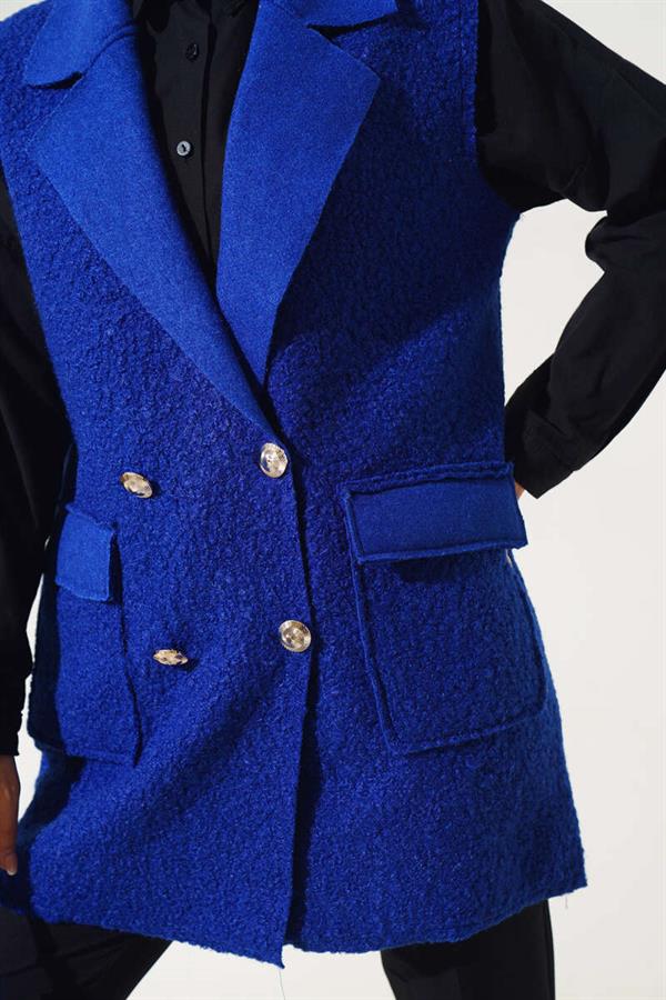 Buttoned Pocket Boucle Vest in Saxe