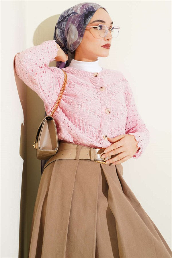 Short, openwork cardigan with buttoned embossed detail, pink.
