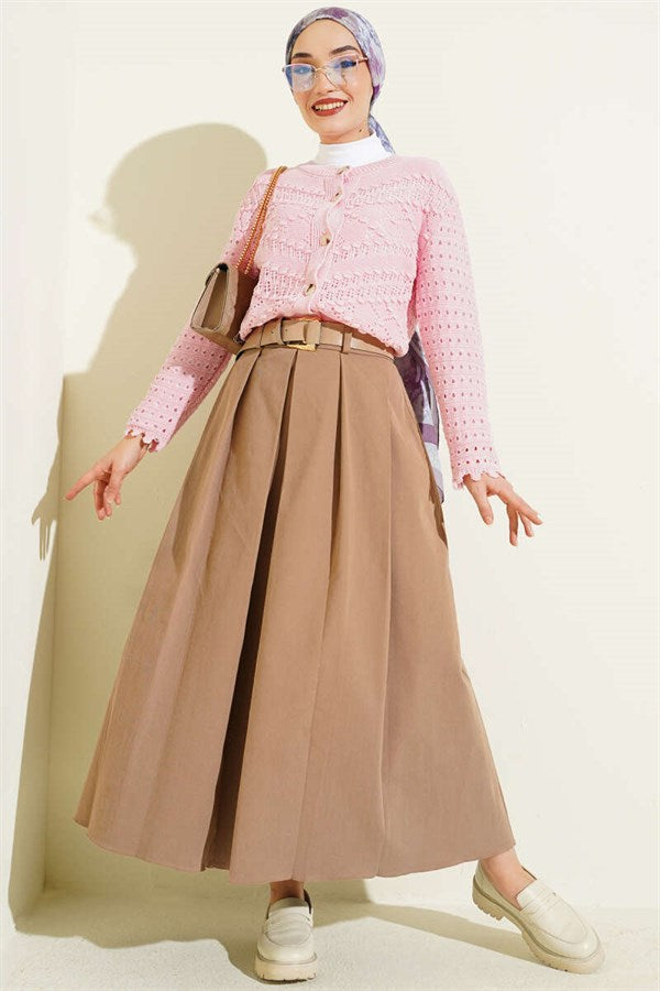 Short, openwork cardigan with buttoned embossed detail, pink.
