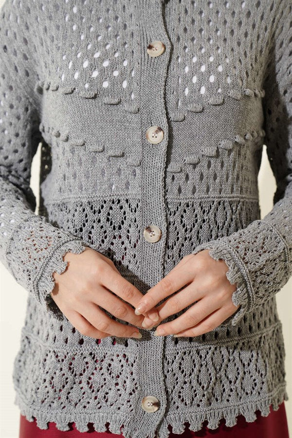 Buttoned Embossed Short Knit Cardigan Grey