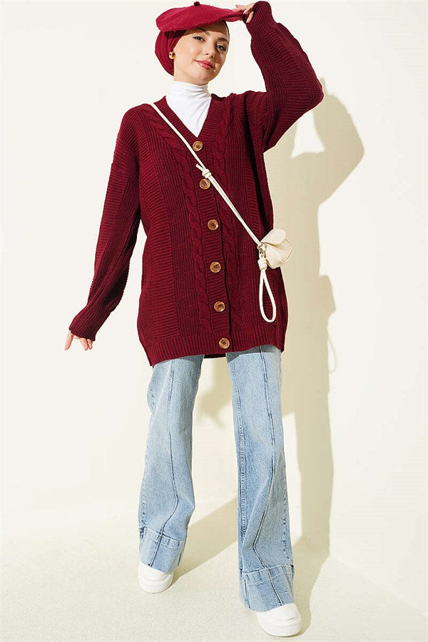 Buttoned Knitted Cardigan in Burgundy