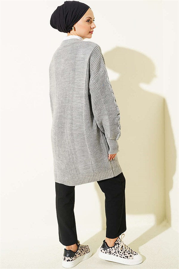 Buttoned Knitted Cardigan in Grey