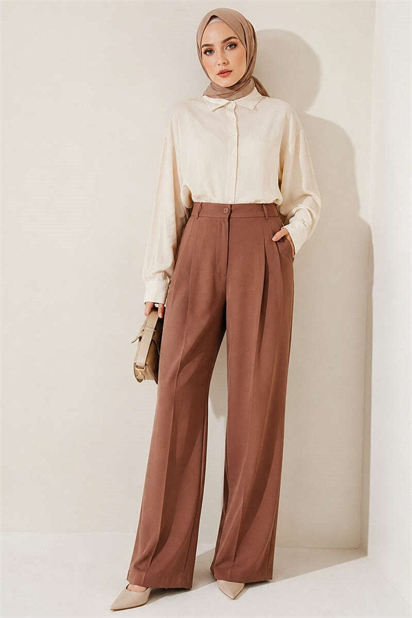 Buttoned Pleated Palazzo Trousers in Tan