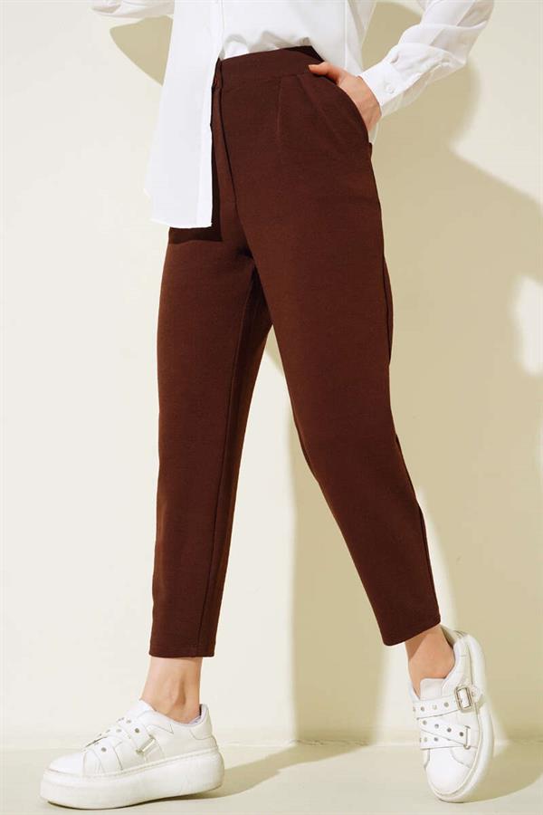 Buttoned Pleated Trousers Brown