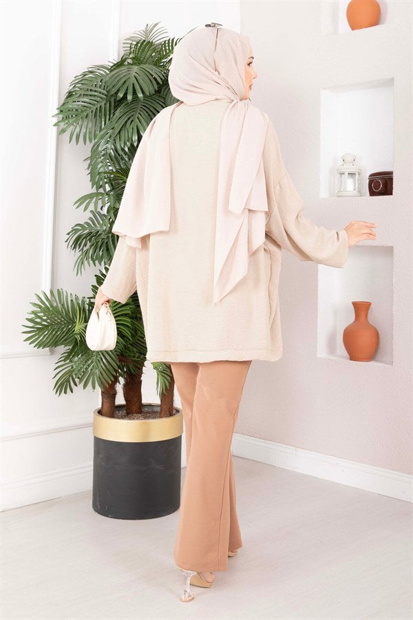 Buttoned Loose-Fitting Aerobin Kimono, Beige