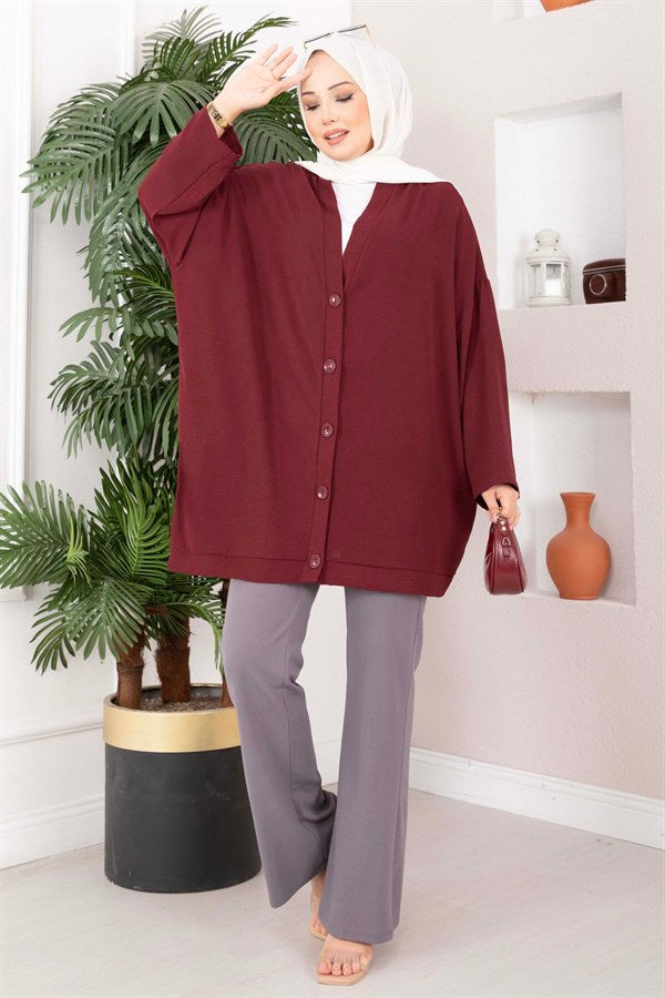 Buttoned Loose-Fitting Aerobin Kimono in Burgundy