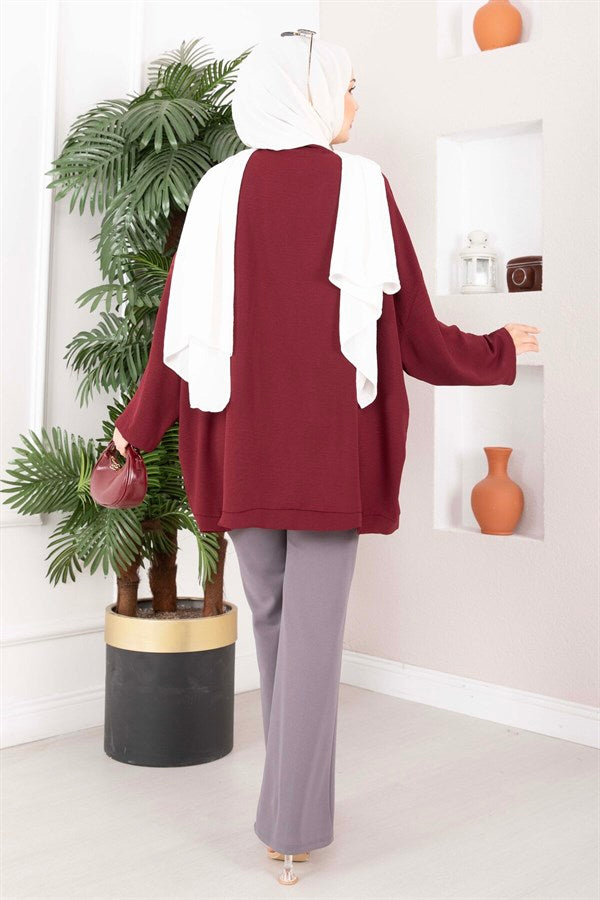 Buttoned Loose-Fitting Aerobin Kimono in Burgundy