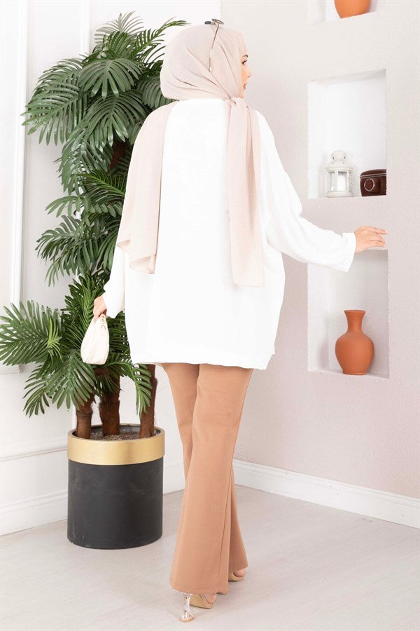 Buttoned Loose-Fitting Aerobin Kimono, Ecru