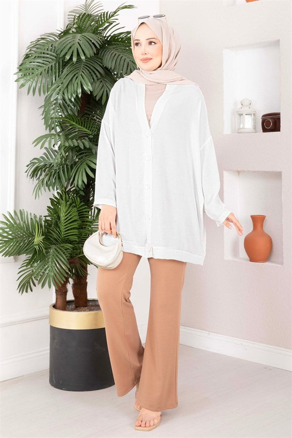 Buttoned Loose-Fitting Aerobin Kimono, Ecru