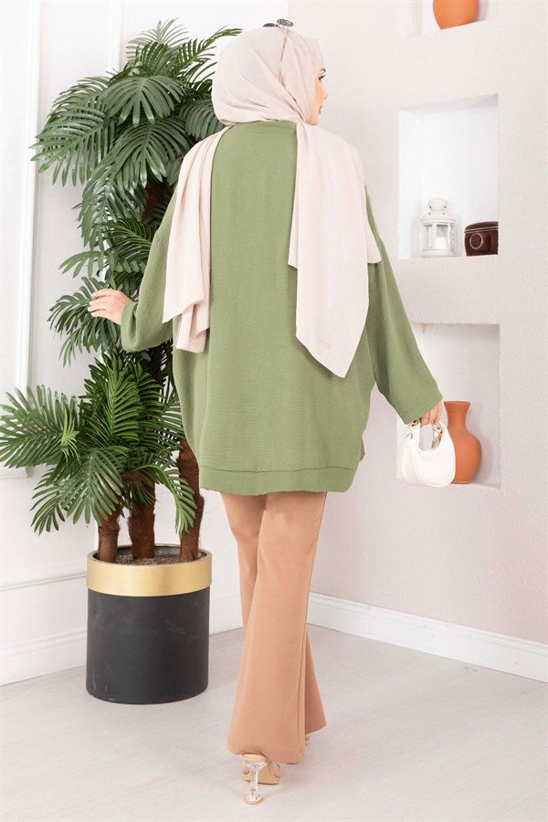 Buttoned Loose-Fitting Aerobin Kimono in Khaki
