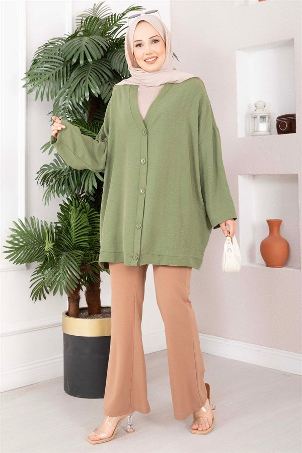 Buttoned Loose-Fitting Aerobin Kimono in Khaki