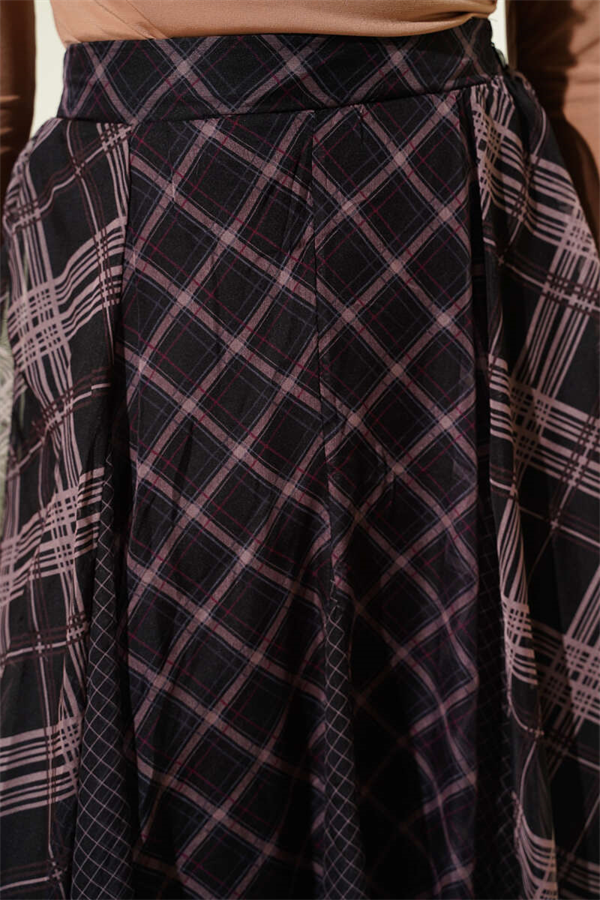 Plaid Chiffon Flared Skirt, Black