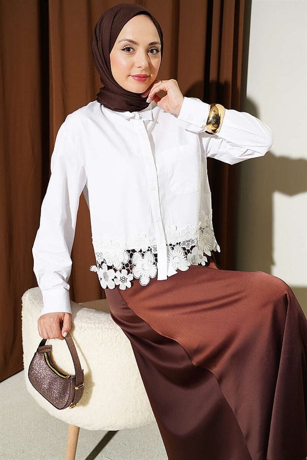 Short Shirt with Lace Hem, Ecru