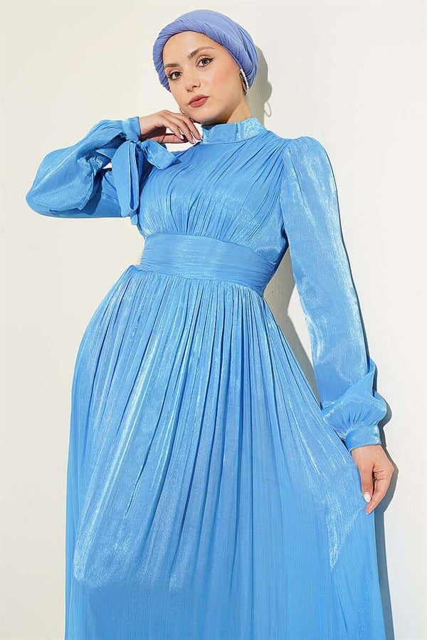 Blue Evening Dress with Ruffled Hem and Gathered Skirt