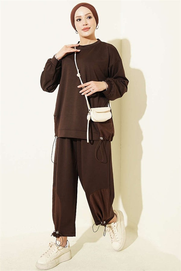 2 Piece Set with Elastic Hem in Coffee Brown