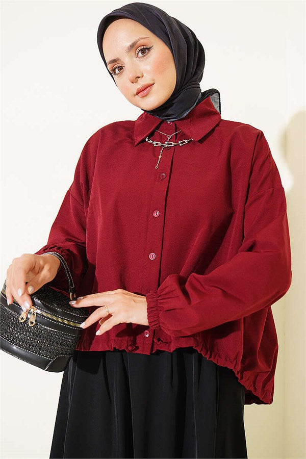 Loose-fitting shirt with tunnel hem, burgundy.
