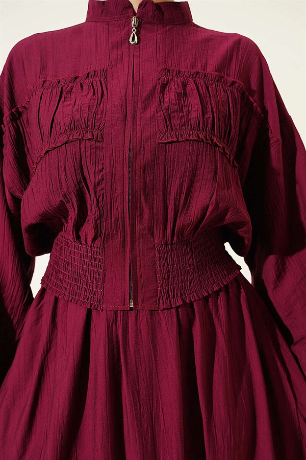 2 Piece Set with zippered waistband and skirt, burgundy.