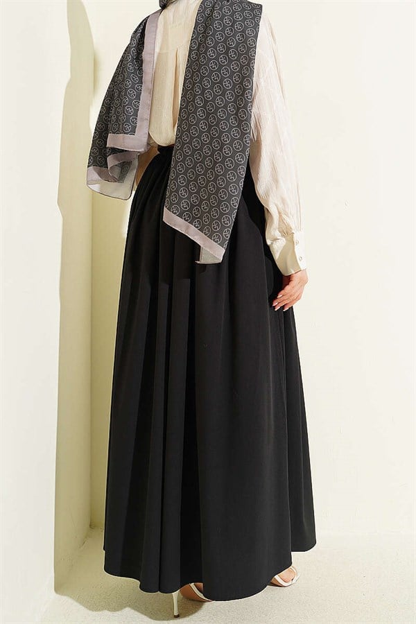 Black Zippered Belted Gathered Skirt