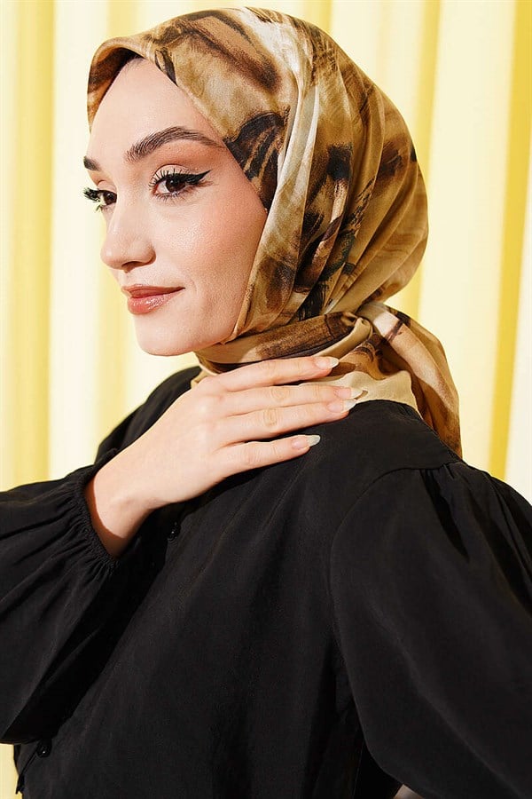 Brush Patterned Scarf Beige