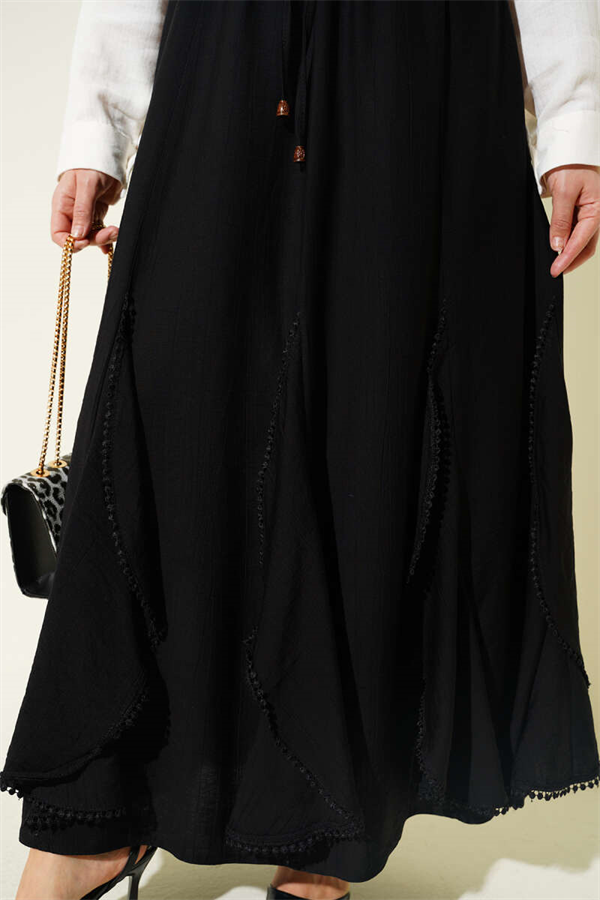 Black Skirt with Ruffle Detail and Elastic Waist