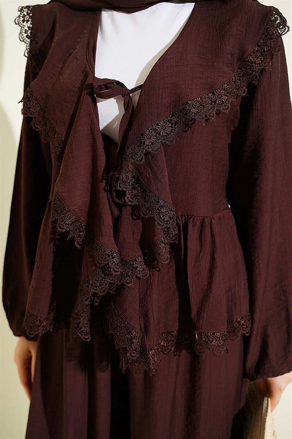Ruffled Lace Tie 2 Piece Set in Dark Brown