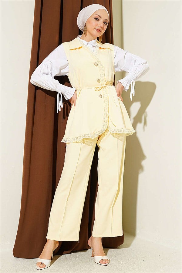 2 Piece Set with Ruffled Lace Vest, Yellow