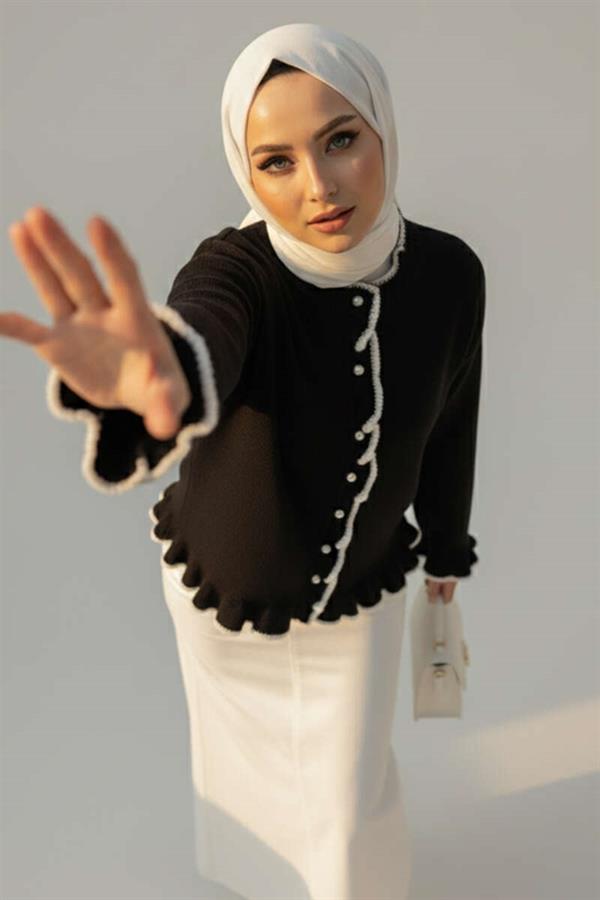 Ruffled Pearl Buttoned Knit Cardigan Black
