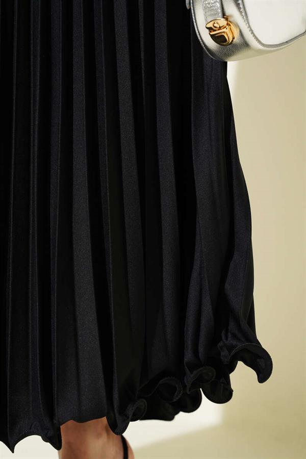 Ruffle Pleated Elastic Waist Skirt Black