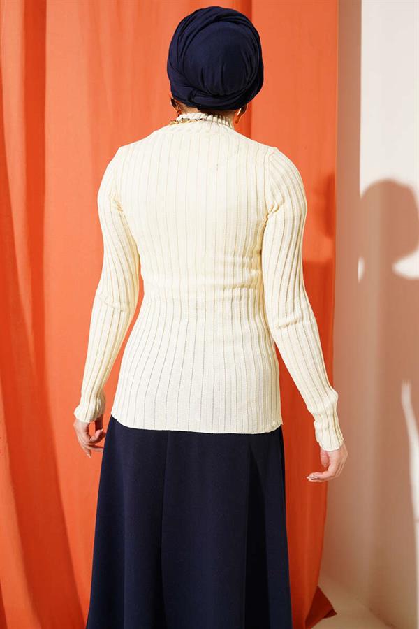 Elastic Ribbed Knit Sweater in Ecru