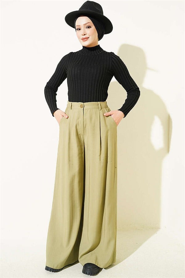 Ribbed Stretch Knit Sweater Black