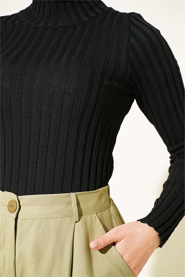 Ribbed Stretch Knit Sweater Black