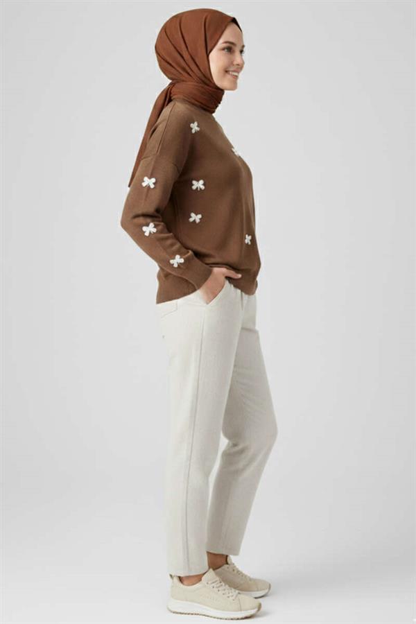 Bow Embroidered Knit Sweater Latte