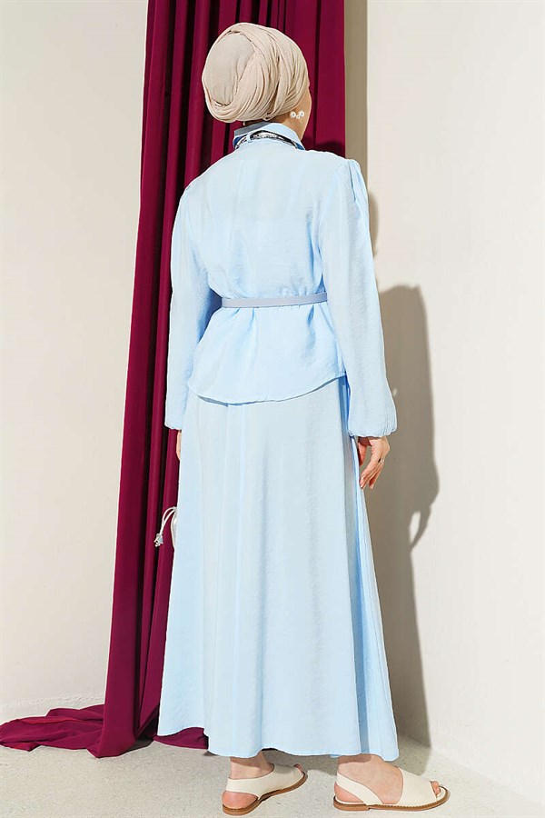 2 Piece Set with scarf, belt and skirt, blue.